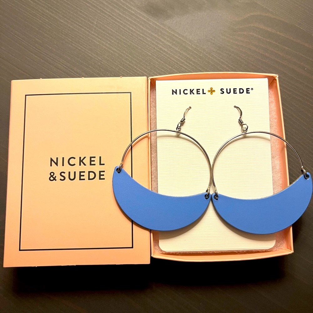 NIB Nickel & Suede Blue Lapis Asters - Size M